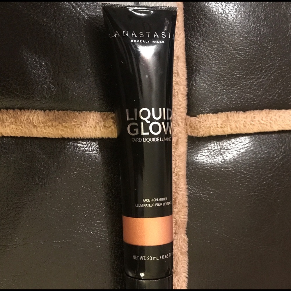 Anastasia Beverly Hills Liquid Glow